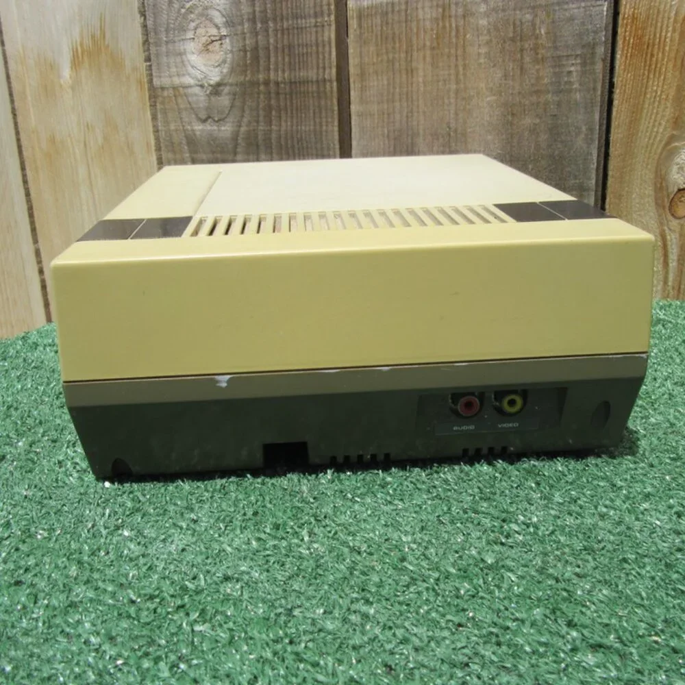 Vintage Nintendo NES-001 Console + Super Mario Bros 3 Duck Hunt Bases Loaded
